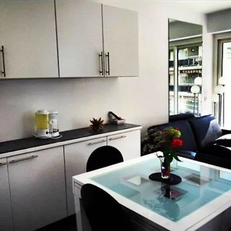 Studio Avec Vue Sur La Mer Et Terrasse Amenagee A Les Pins Appartement Juan-les-Pins